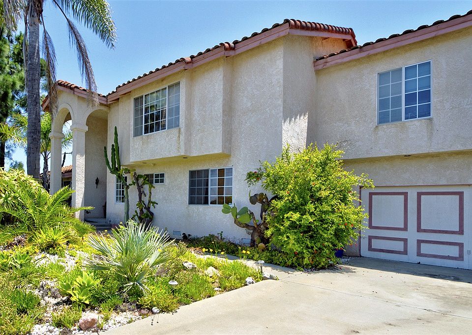 1st image of 907 Cycad Dr