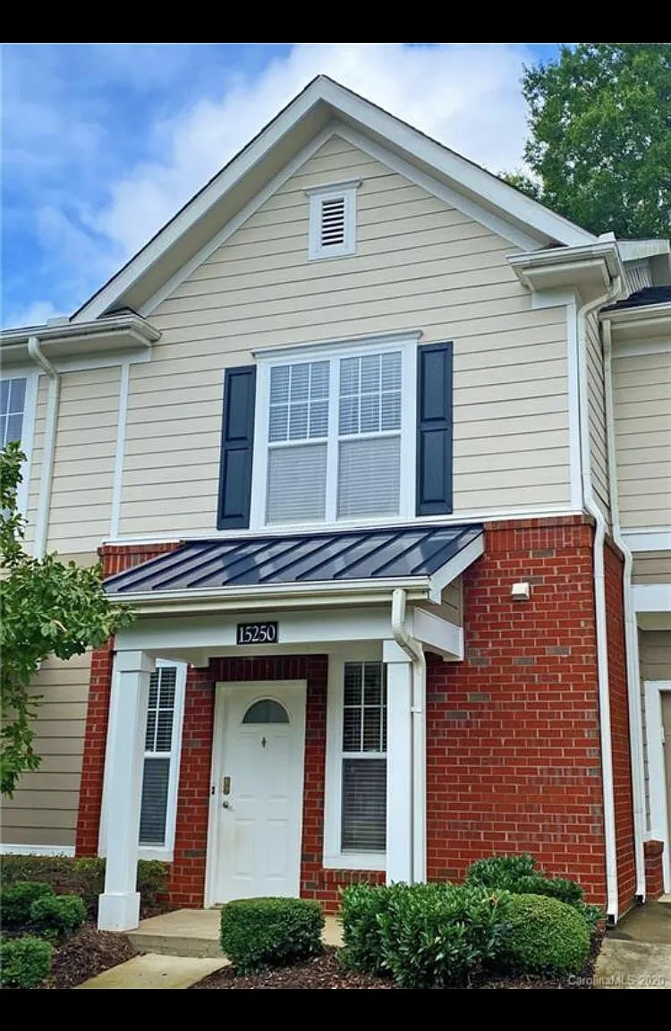 15250 Coventry Court Ln — Photo 1