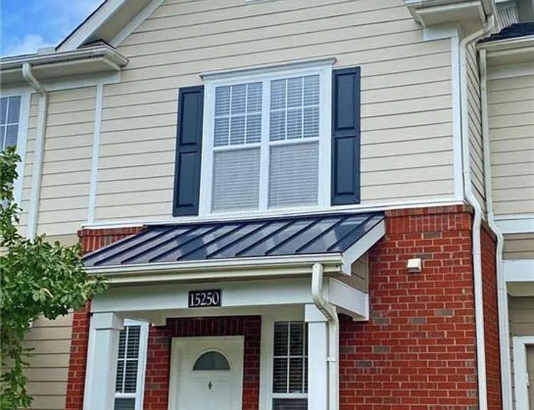 15250 Coventry Court Ln — Photo 1