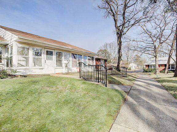 2nd image of 824 Balmoral Ct #100C
