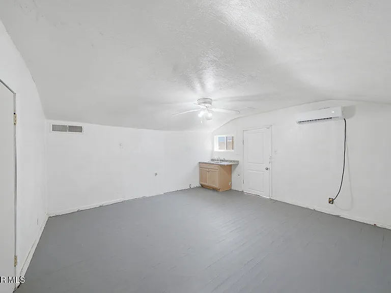 5833 Ybarra Ct — Photo 3