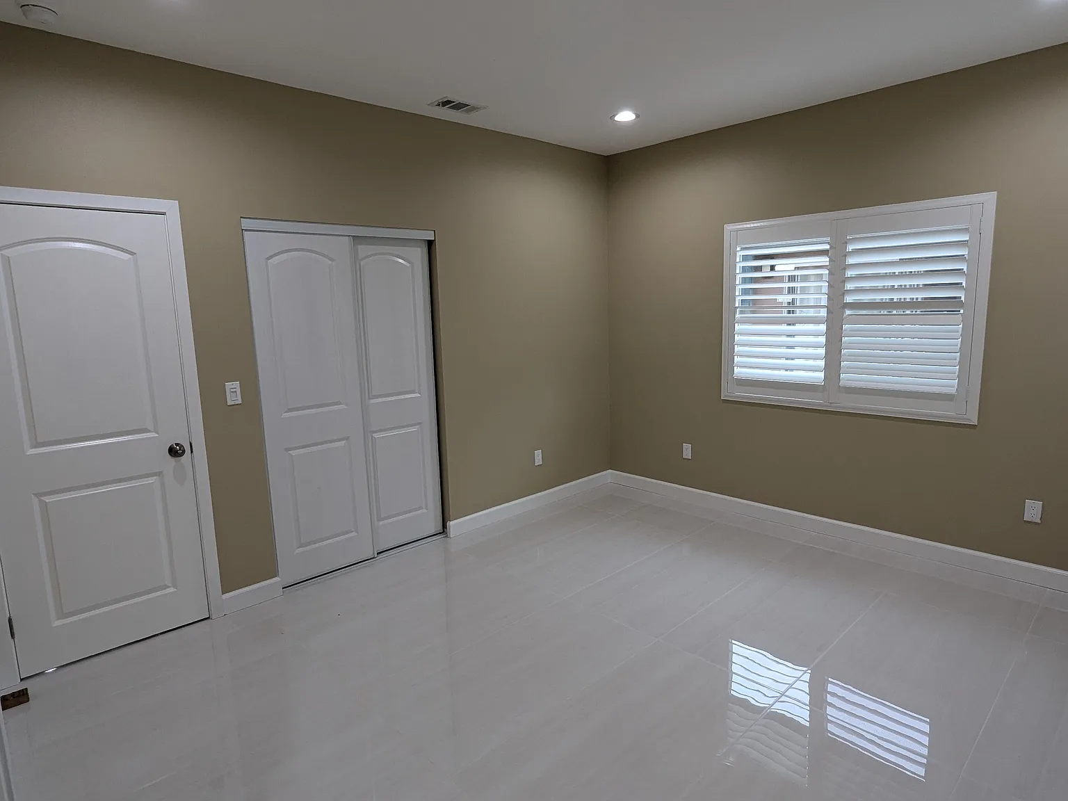 2 bed, 800 sqft, $3,000 — Photo 2