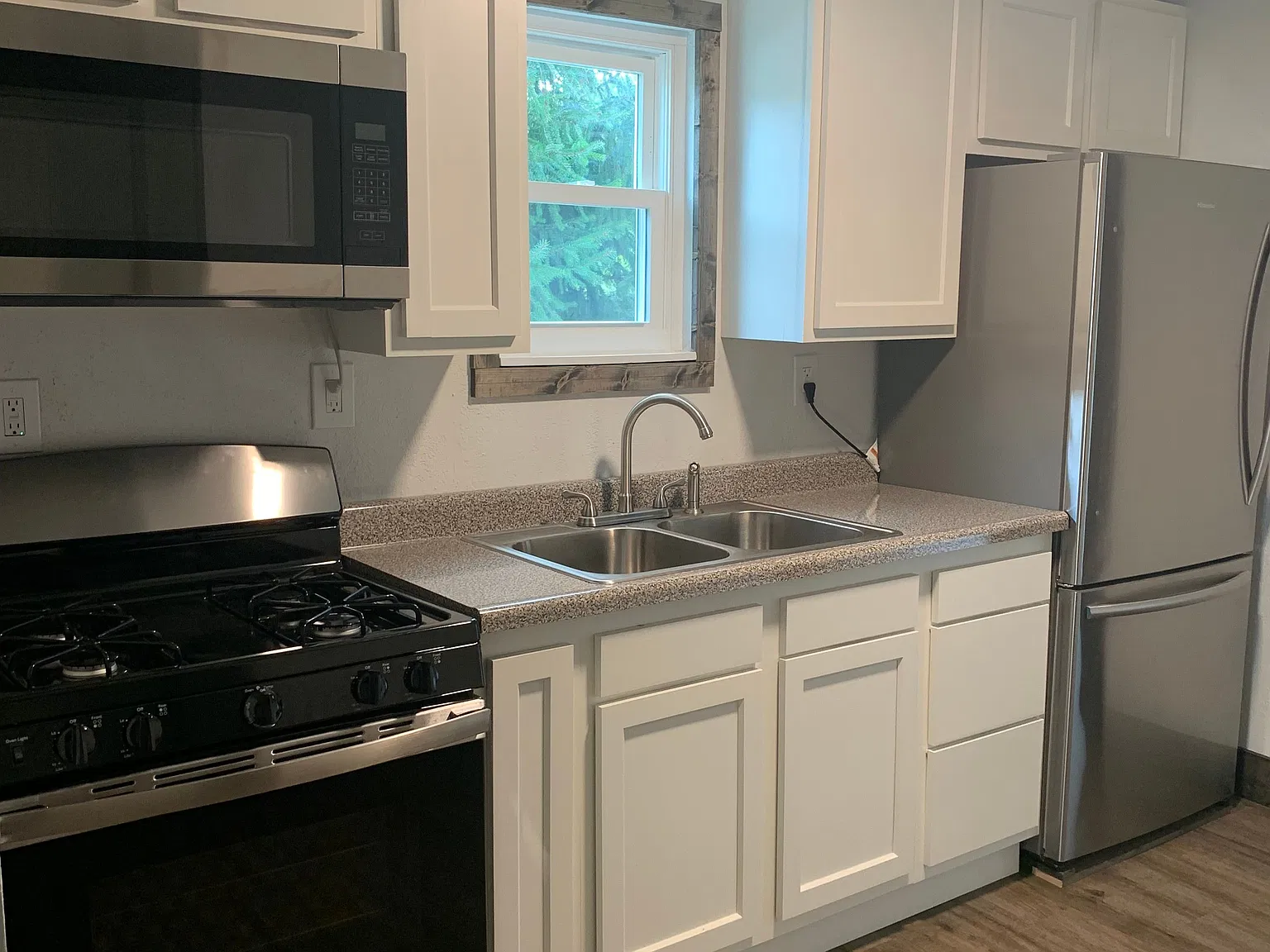 2 bed, 1.0 bath, 1200 sqft, $900 — Photo 4