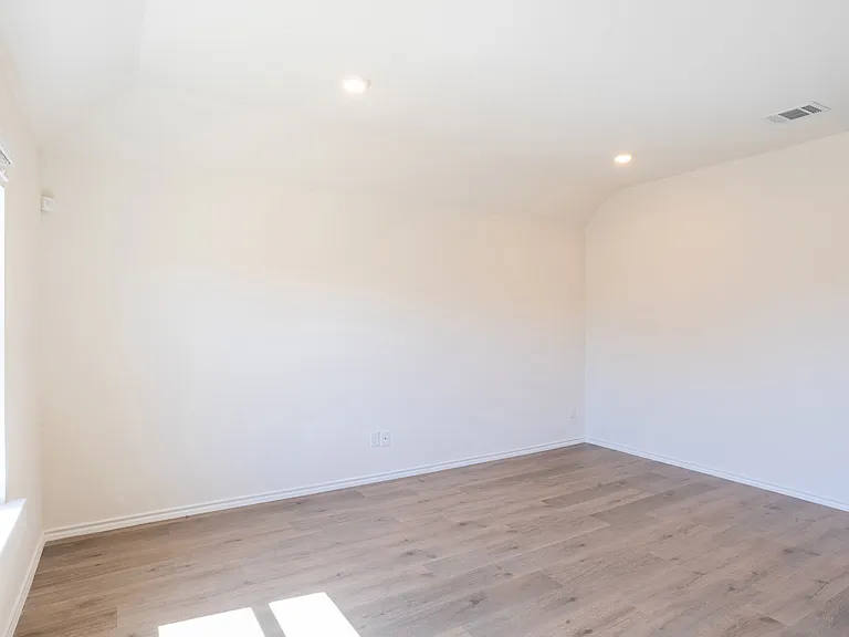 1833 Pecan Valley Dr — Photo 17