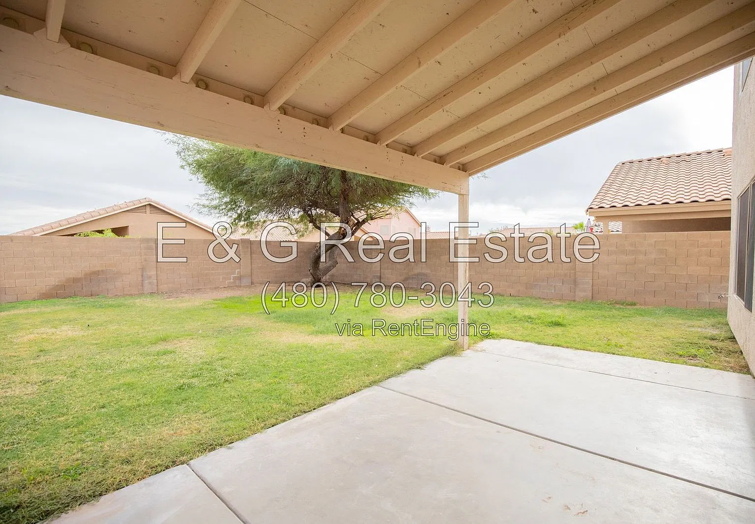 3 bed, 2.5 bath, 1521 sqft, $1,895 — Photo 3