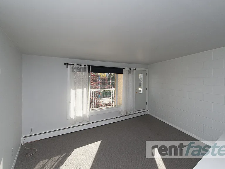 303 9a St NW — Photo 24