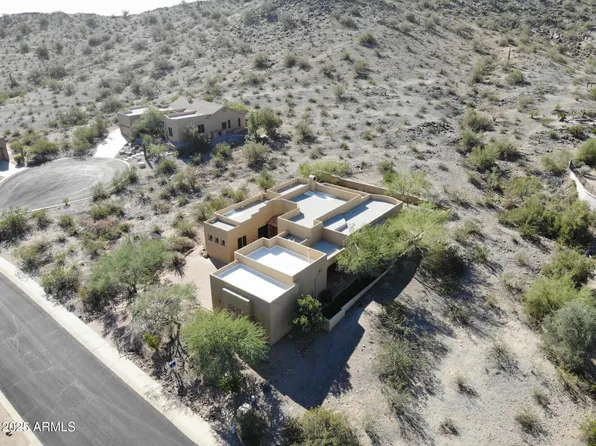 18329 W SANTA ALBERTA Lane, Goodyear, AZ 85338