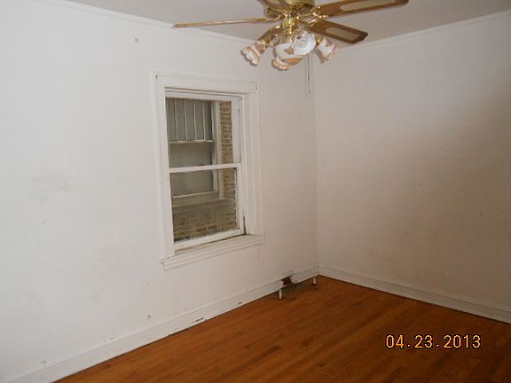 4th image of 5124 W Oakdale Ave