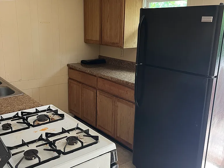 217 E Bell Ave #2 — Photo 2