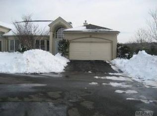 148 Altessa Blvd, Melville, NY 11747