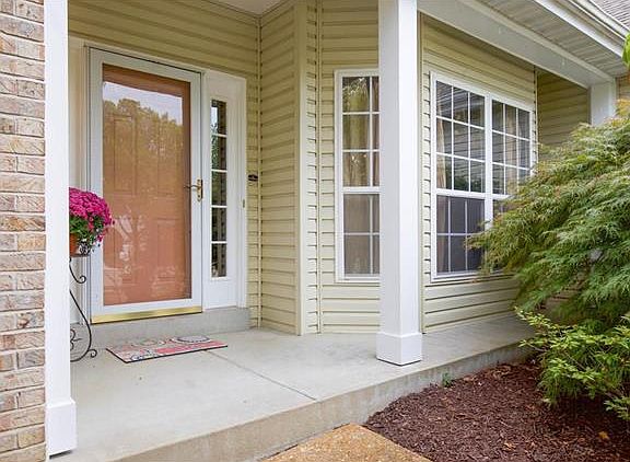 3rd image of 4806 Crosswood Dr