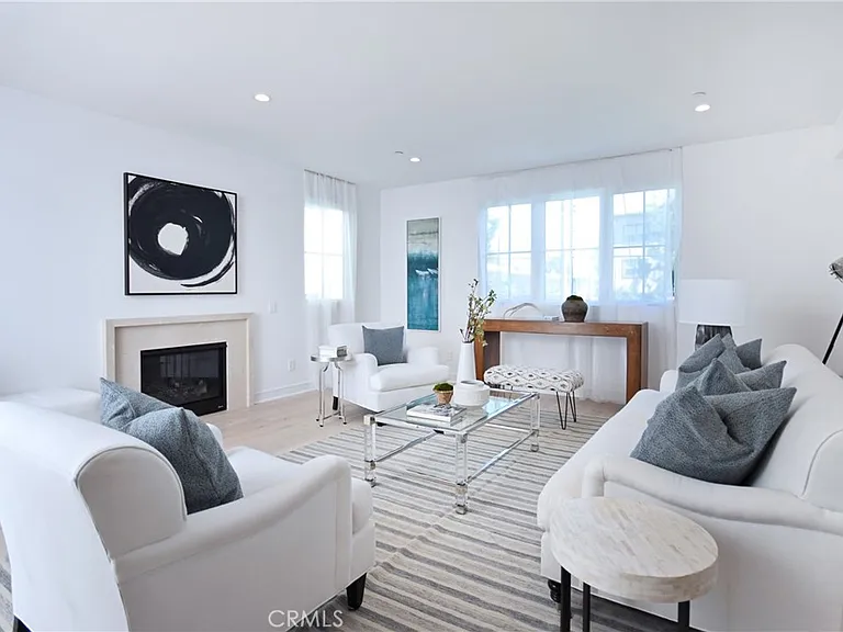 4641 Cahuenga Blvd — Photo 12