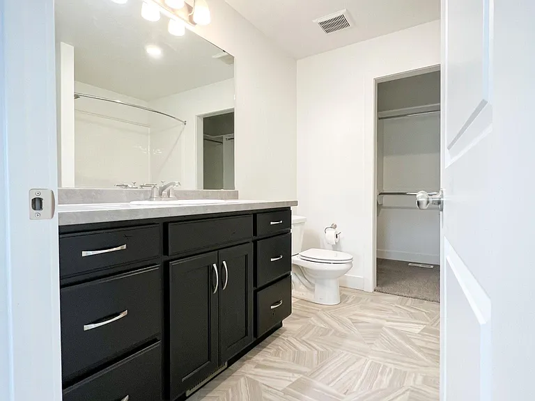 1863 S 1425 W — Photo 12