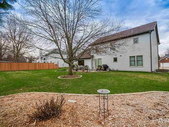 4th image of 7042 N Aycliffe Dr