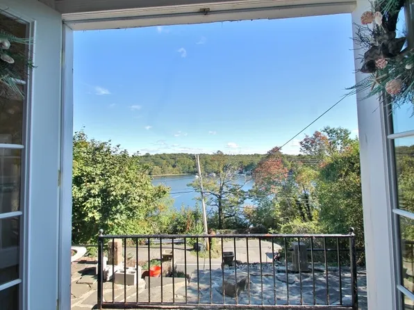 315 Lakeside Ave, Lake Hopatcong, NJ 07849