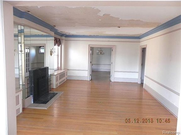3rd image of 8120 E Jefferson Ave #62/5D