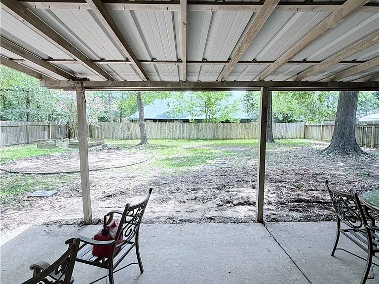 2706 Red Hill Dr — Photo 38