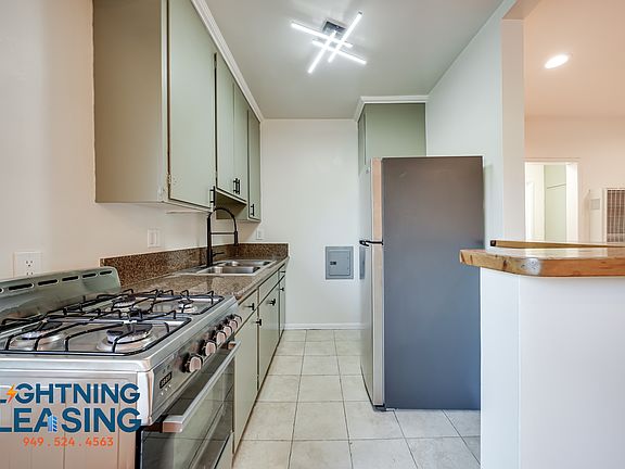 3rd image of 3737 Inglewood Blvd #11D