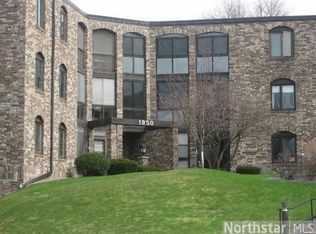 1850 Eagle Ridge Dr, Saint Paul, MN 55118