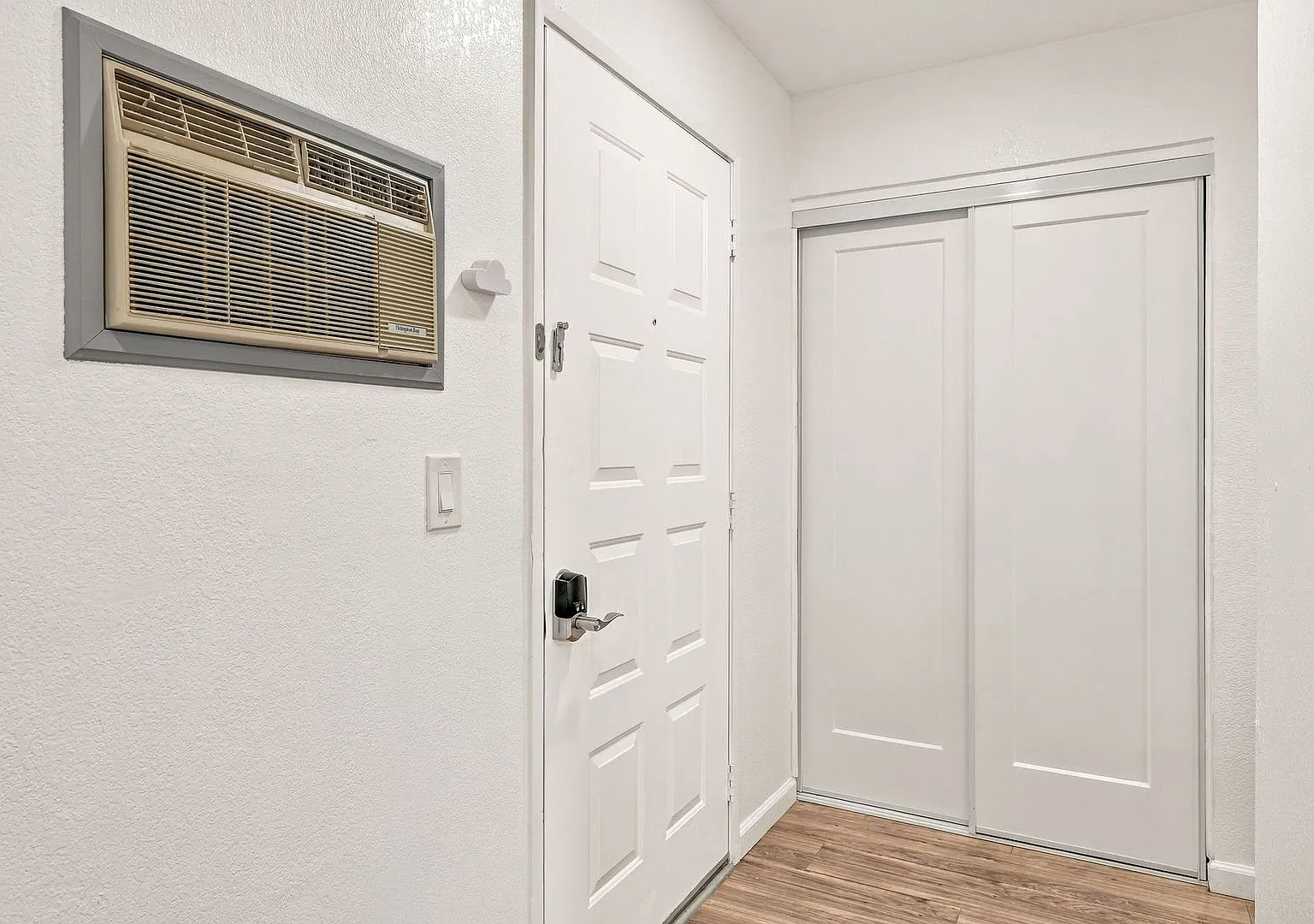 Updated 1-Bedroom Condo with Private Balcony and Garage — Photo 3