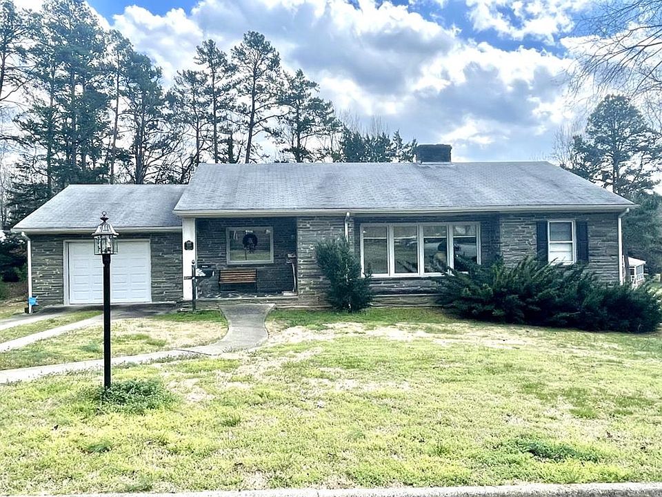 1st image of 209 Yates St