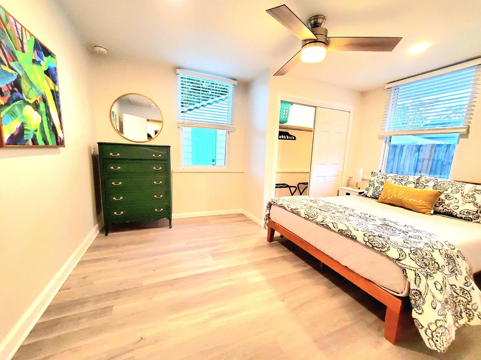 3 bed, 1000 sqft, $3,200 — Photo 4