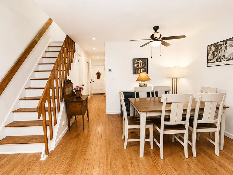 40 Huntington Ct #40 — Photo 6