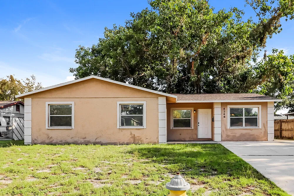 3 bed, 2.0 bath, 1374 sqft, $2,790 — Photo 1