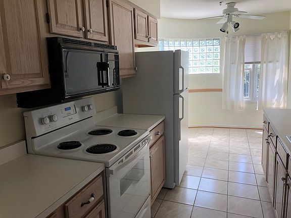 2nd image of 5217 Le Parc Dr APT 6