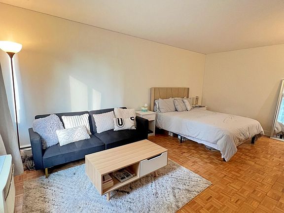 2nd image of 539 W Stratford Pl APT 303
