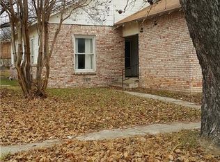 224 S Texas St, De Leon, TX 76444