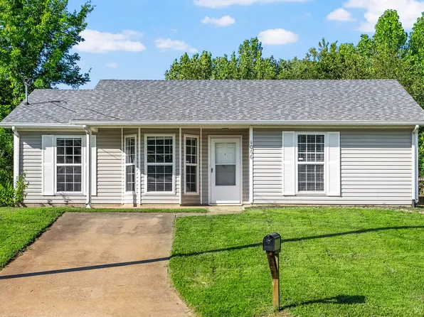 1066 Shadow Ridge Ave, Oak Grove, KY 42262