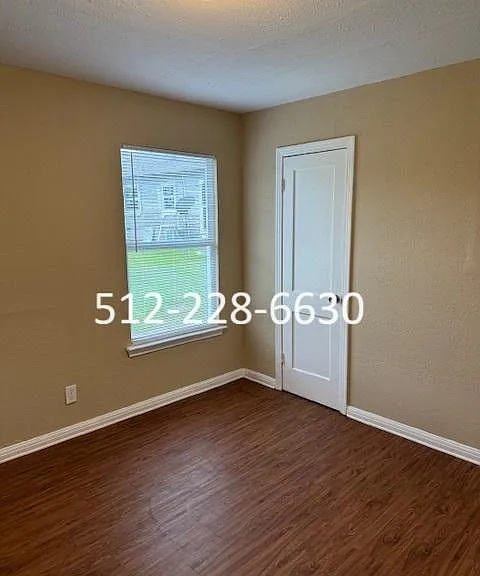 704 Stetson Ave — Photo 5