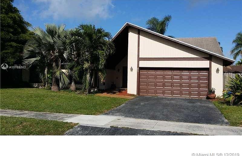 1st image of 841 NE 205th St #841