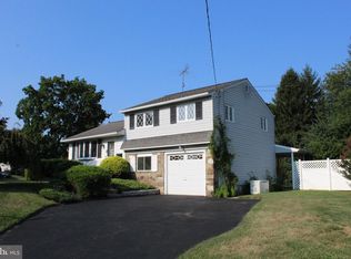 1211 Roberts Rd, Warminster, PA 18974