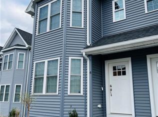 4 Winston Way, Johnston, RI 02919