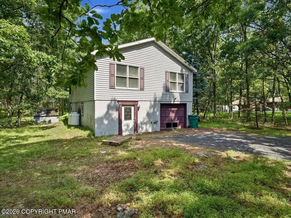 1191 Bluebird Ln, Bushkill, PA 18324