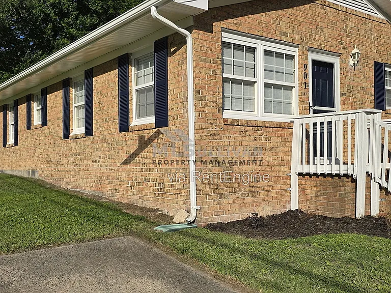 901 Elmira Ave — Photo 2