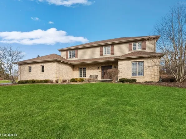 1030 Benson Ln, Libertyville, IL 60048