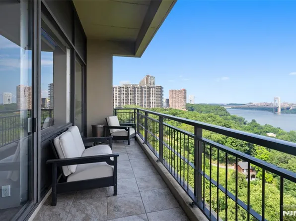4 Horizon Rd APT 1432, Fort Lee, NJ 07024