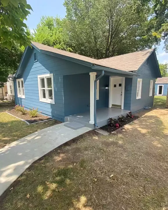 4631 E 4th Pl