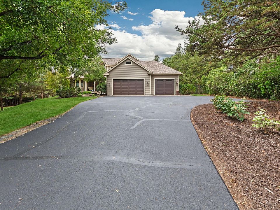 1st image of 715 Crosby Dr