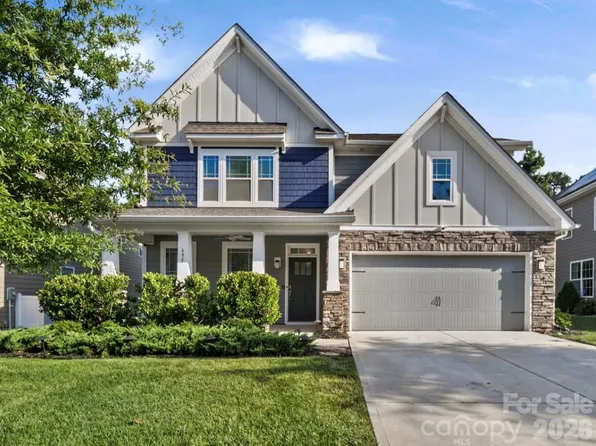 695 Belle Grove Dr, Lake Wylie, SC 29710