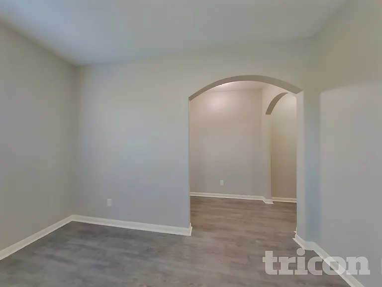1502 Tulip Ln — Photo 5