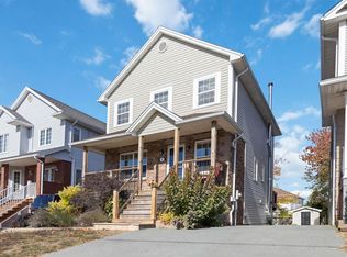 5 Roxham Close, Halifax, NS B3S1G2