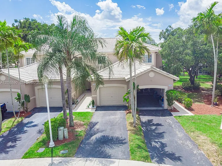 2098 Madeira Dr — Photo 5