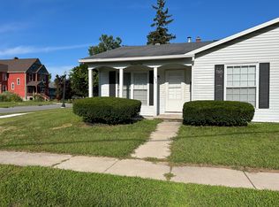 1302 8th St, Port Huron, MI 48060