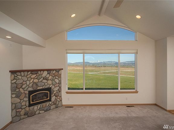 Enjoy the beauty of nature through many windows.