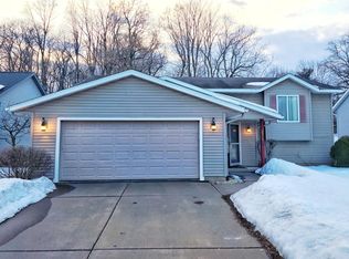 3612 Briarcrest Dr, Eau Claire, WI 54701