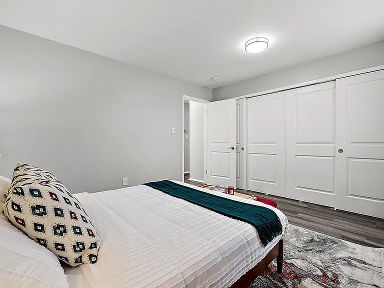 Cherry Hill Village Apartments - Dearborn Heights, MI — Photo 15